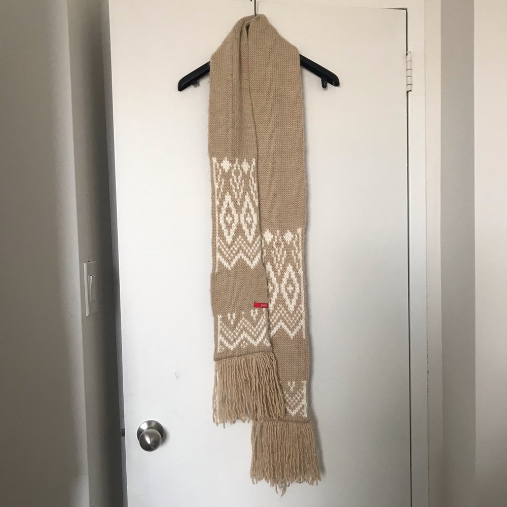 Esprit Aztec Wool Scarf